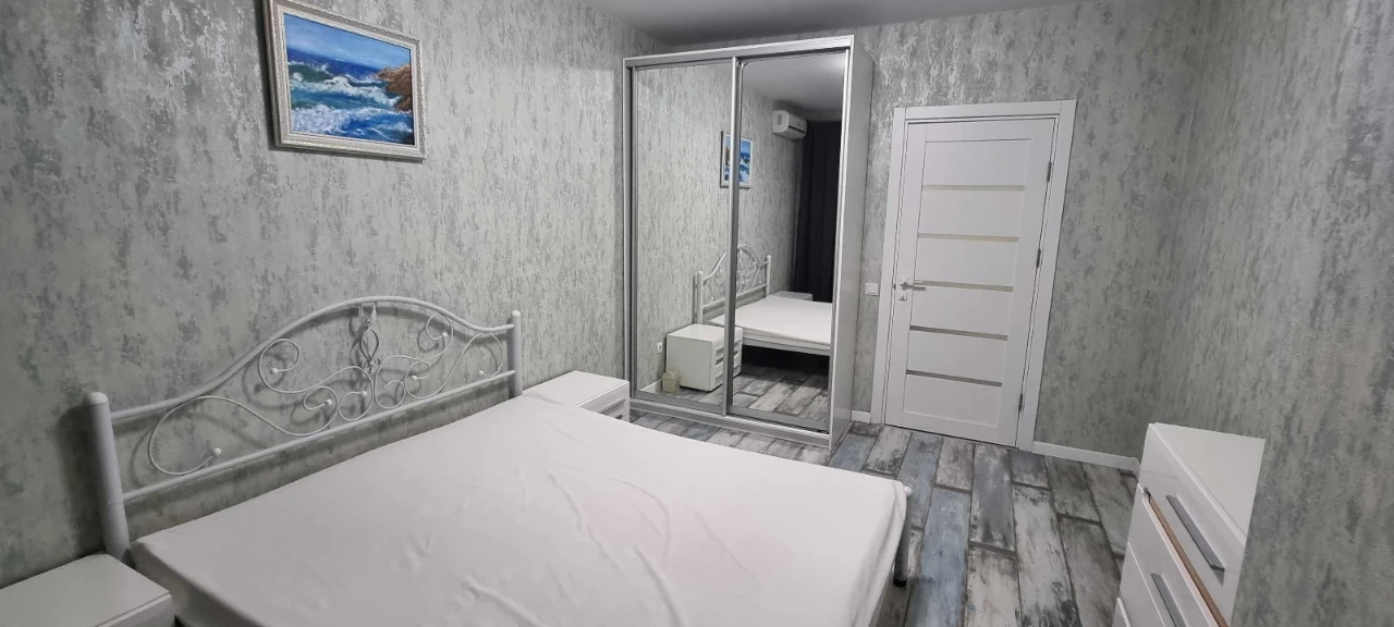 1 room apartment (60.1 sq. m) St. Novosytchyska 15/
