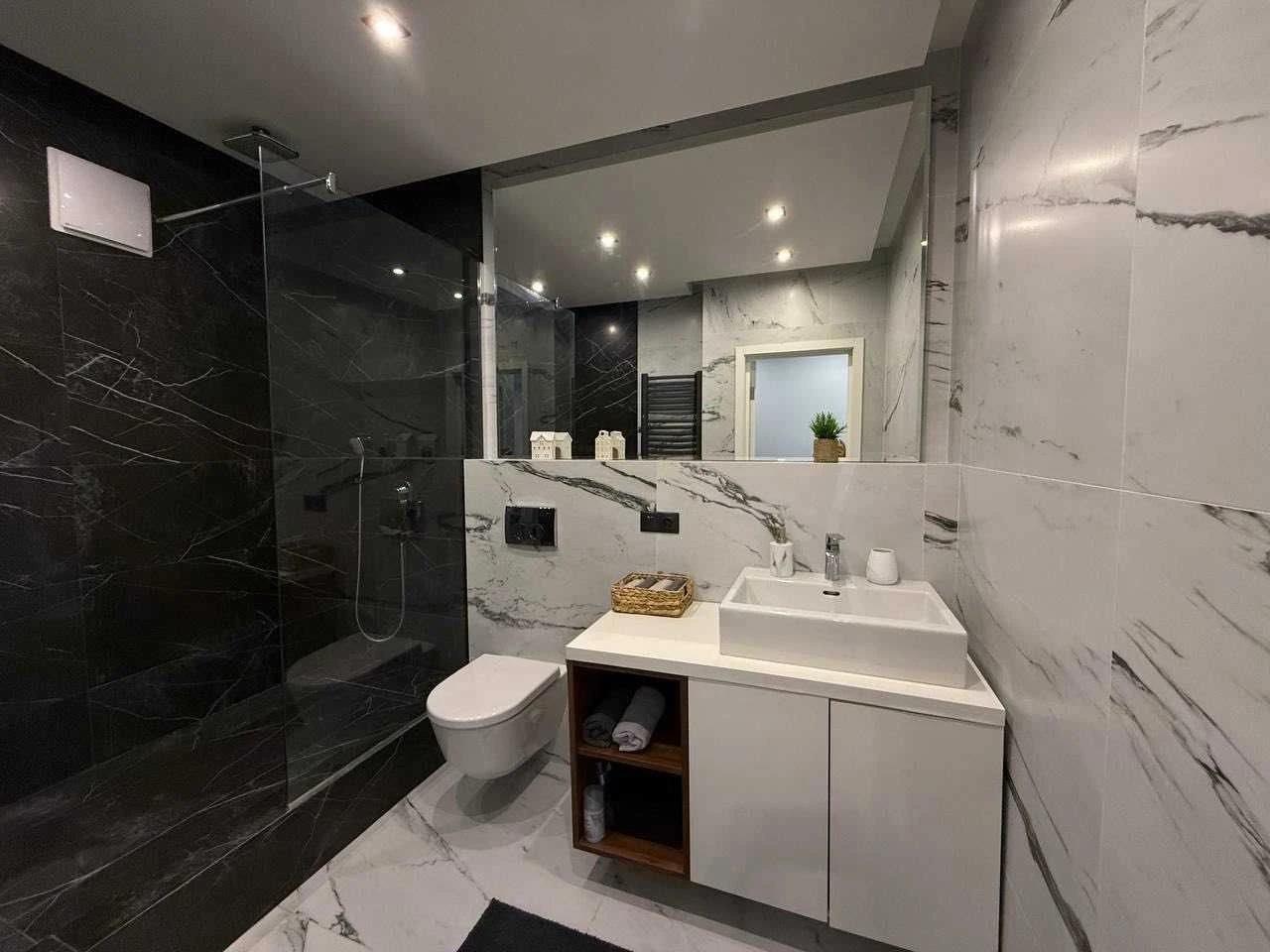 Rent 2-room apartment in residential complex "Kvartet" at 16 Lipkivs'koho St, Solomy