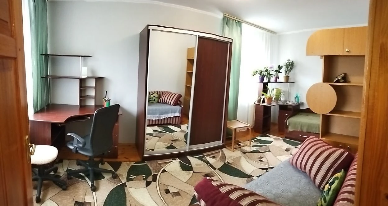 3 кім. квартира. Космонавтів - Порика.