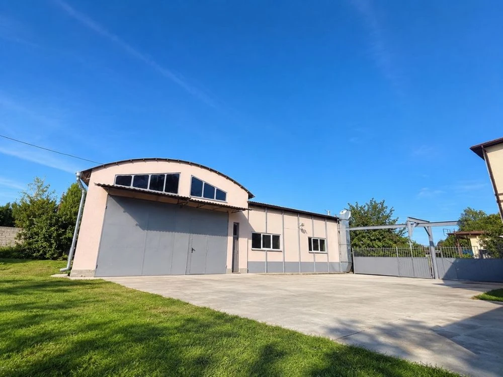 Sale of an industrial land plot