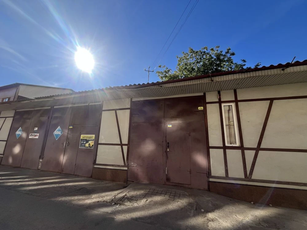 Sale of an industrial land plot