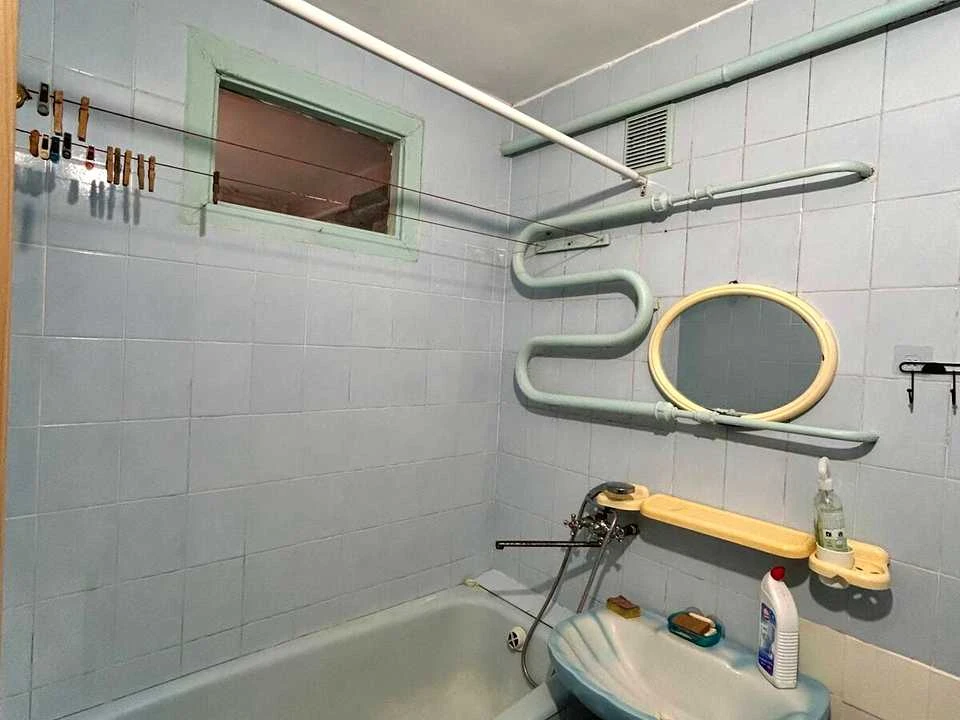 Apartment. Kam'yantska St., Kamianets, Khmelnytskyi.