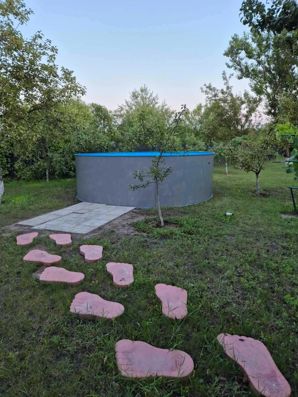 Продам свою дачу в лісі.