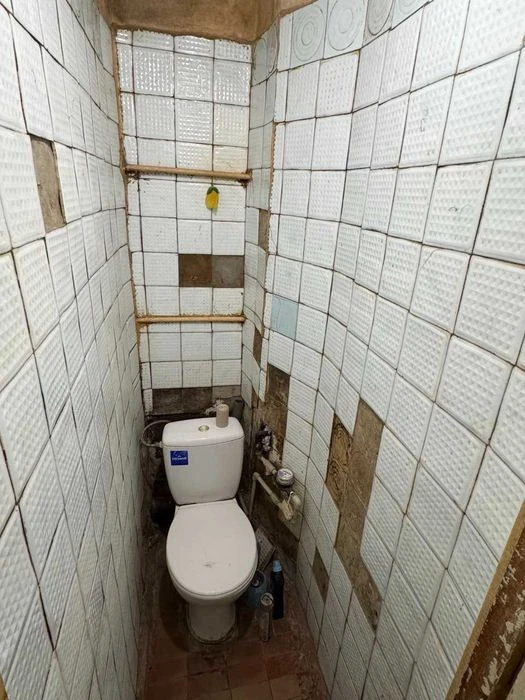 For sale 3 rooms on Yudina Street 10 min from Kholodna Gora