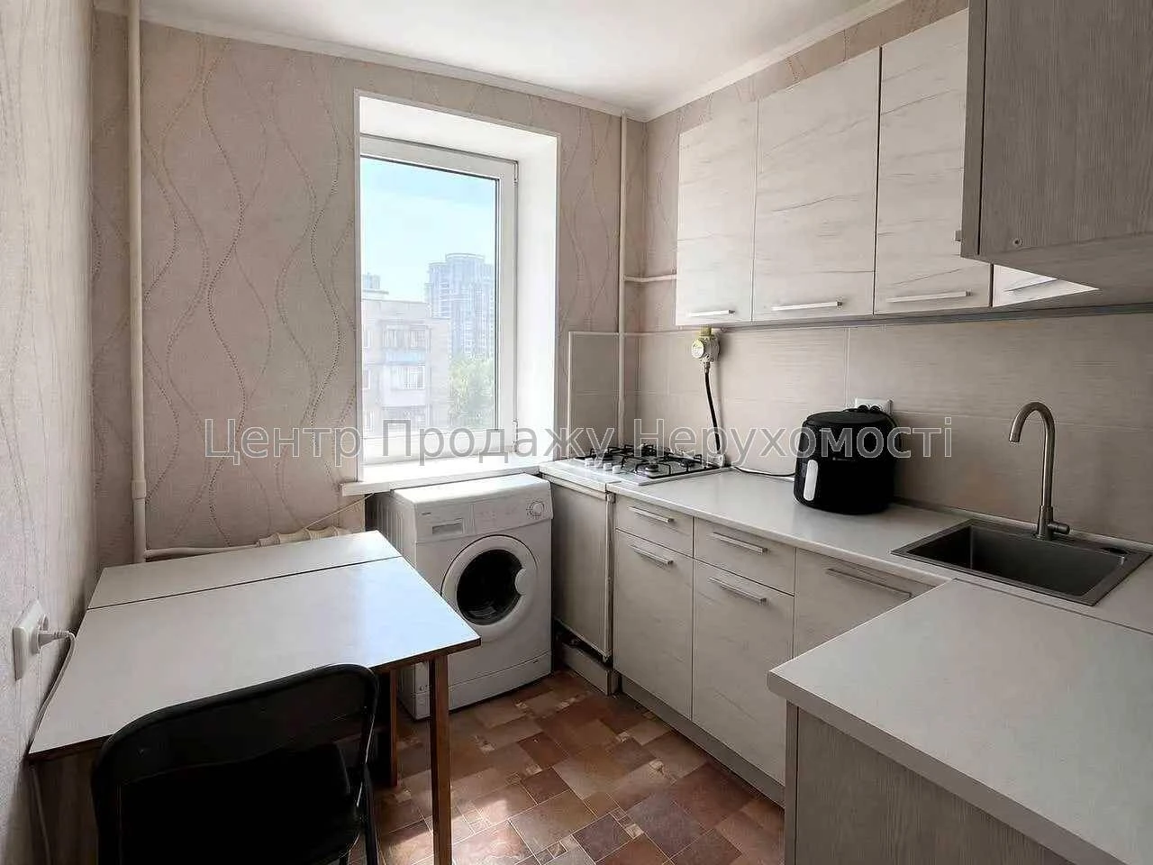 Продаж 1-кімн. квартири, 31. 3 м², 8/9 пов, Київ. Відмінне р