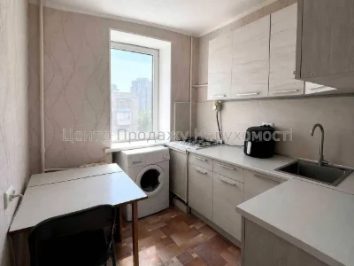 Продаж 1-кімн. квартири, 31. 3 м², 8/9 пов, Київ. Відмінне р