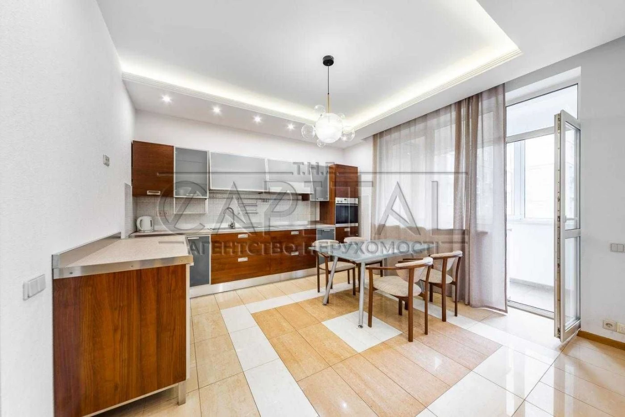 Простора 3-кімнатна квартира 140 м² в серці Печерська Предс