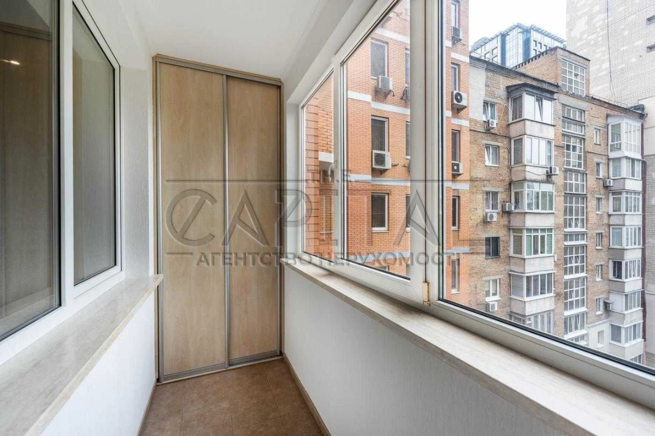 Простора 3-кімнатна квартира 140 м² в серці Печерська Предс