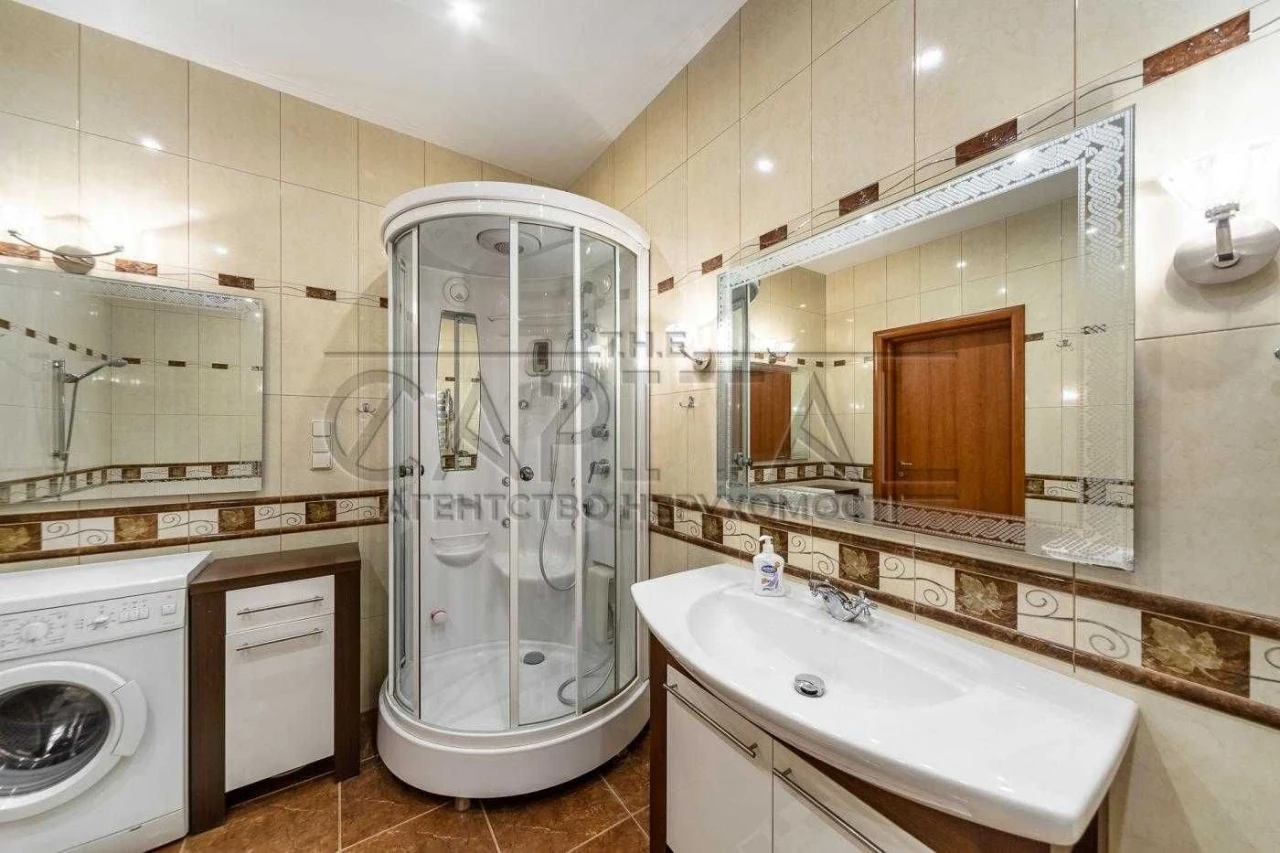 Простора 3-кімнатна квартира 140 м² в серці Печерська Предс