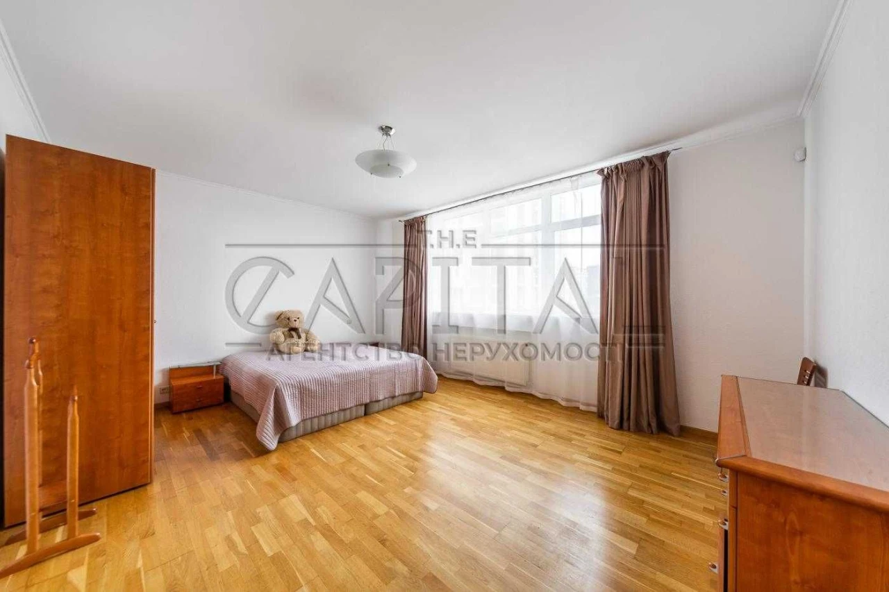 Простора 3-кімнатна квартира 140 м² в серці Печерська Предс