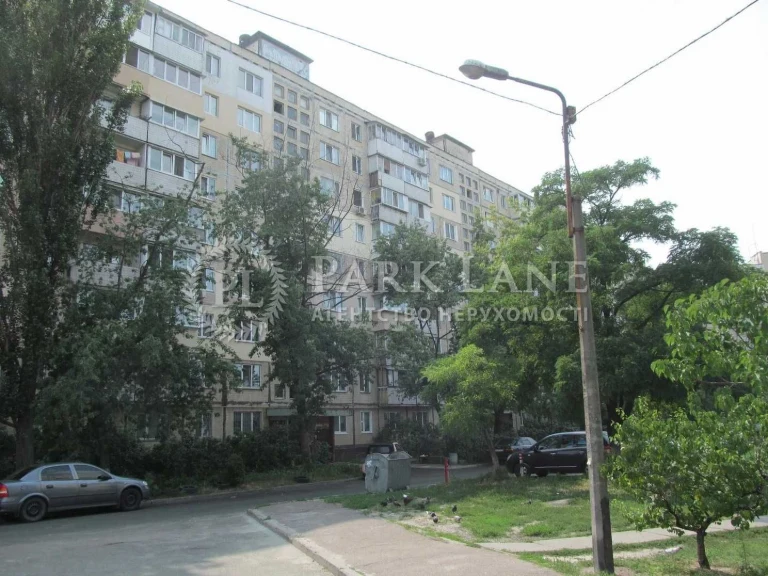 Прирічна, 19 // 2-к дуже тепла квартира на Оболоні// неймові
