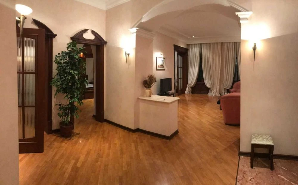 Высококачественная 4-х комн кв 160 м Камин 2 спальные ул Пас