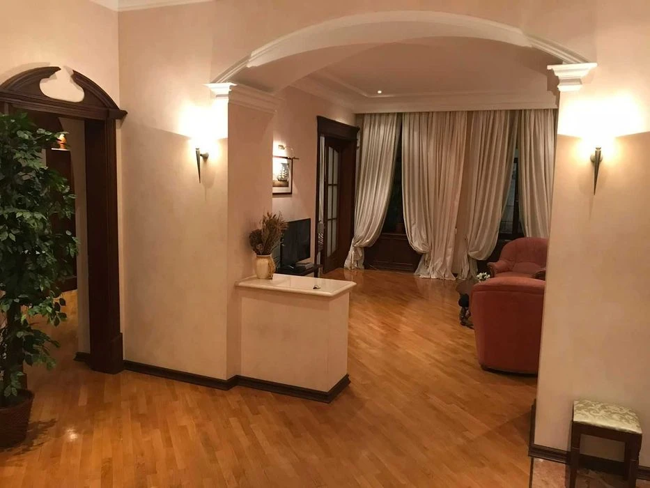 Высококачественная 4-х комн кв 160 м Камин 2 спальные ул Пас