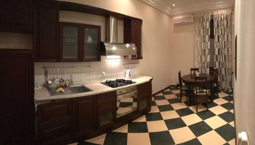 Высококачественная 4-х комн кв 160 м Камин 2 спальные ул Пас