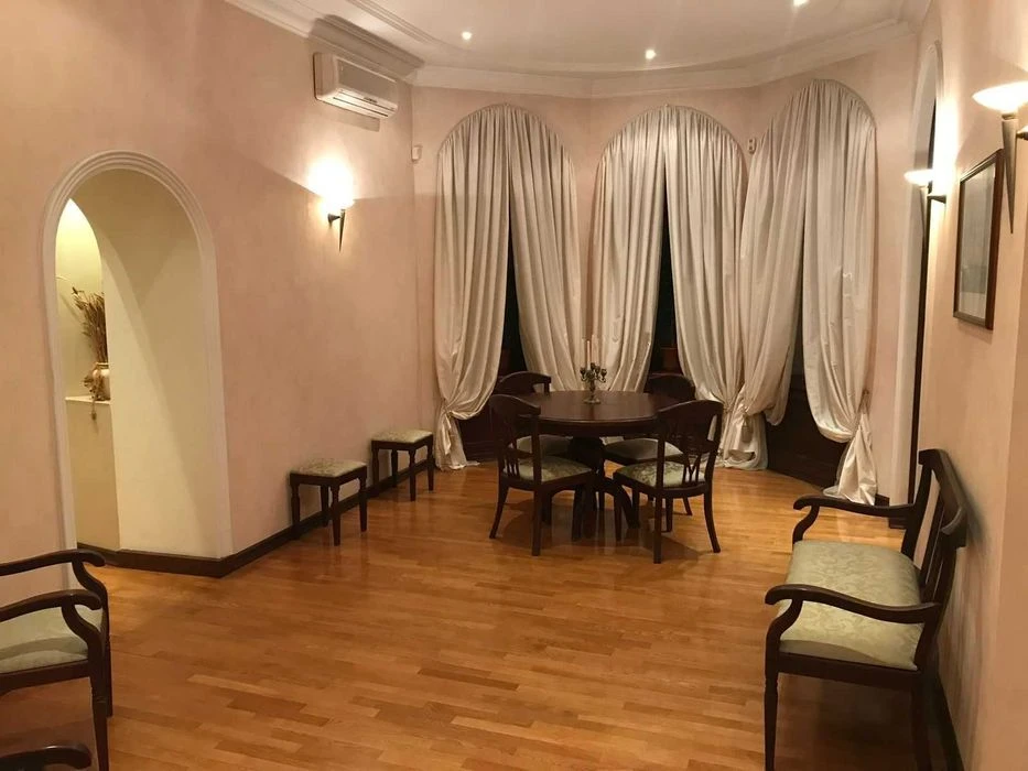 Высококачественная 4-х комн кв 160 м Камин 2 спальные ул Пас