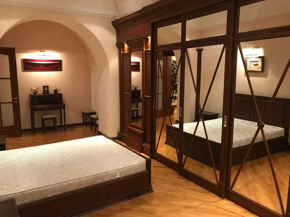 Высококачественная 4-х комн кв 160 м Камин 2 спальные ул Пас