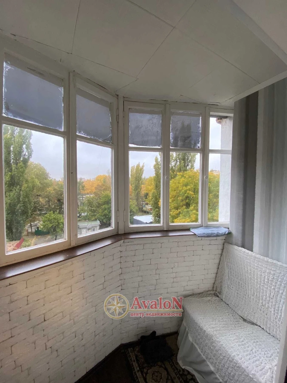Three-room apartment with renovation. Furniture. Appliances