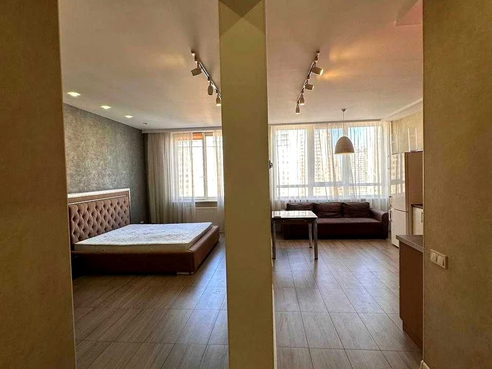 Apartment. Odessa, Genuez'ka St.