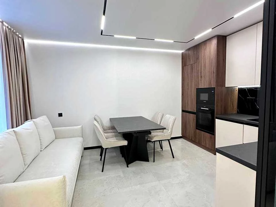 Apartment. Ivano-Frankivsk, Romana Levytsky St.