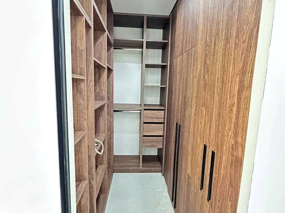 Apartment. Ivano-Frankivsk, Romana Levytsky St.