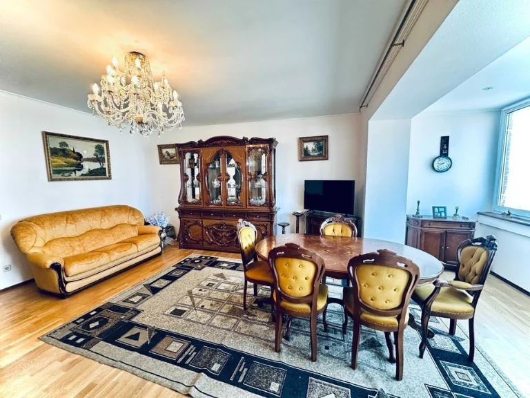 Lesi Ukrainky Boulevard, 21 A, 4 rooms, 120 m2, from the owner