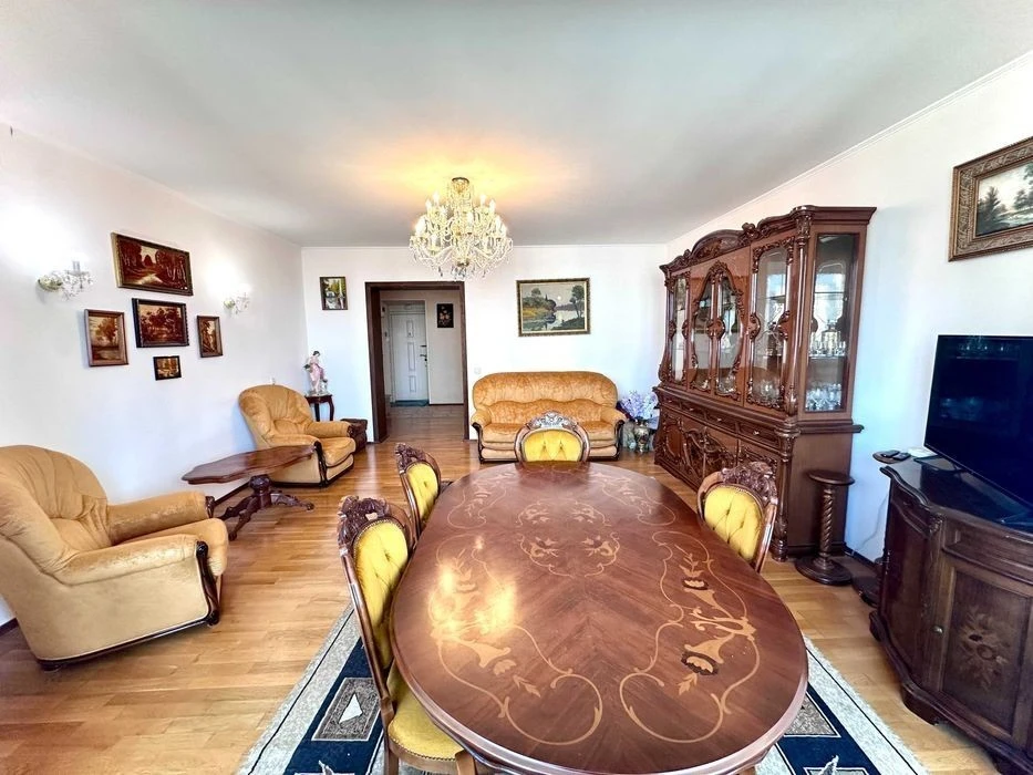 Lesi Ukrainky Boulevard, 21 A, 4 rooms, 120 m2, from the owner