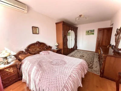 Lesi Ukrainky Boulevard, 21 A, 4 rooms, 120 m2, from the owner