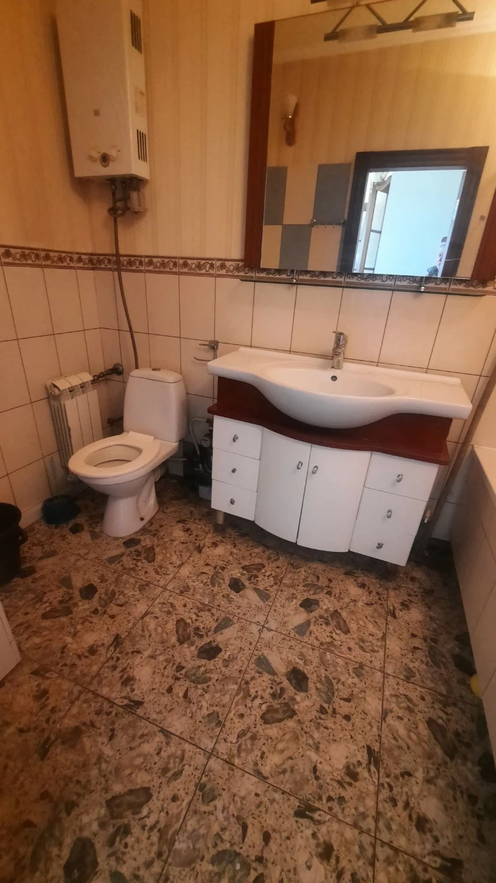 Продаж з терміновим виїздом 2кімнатна квартира в районі музею флоту