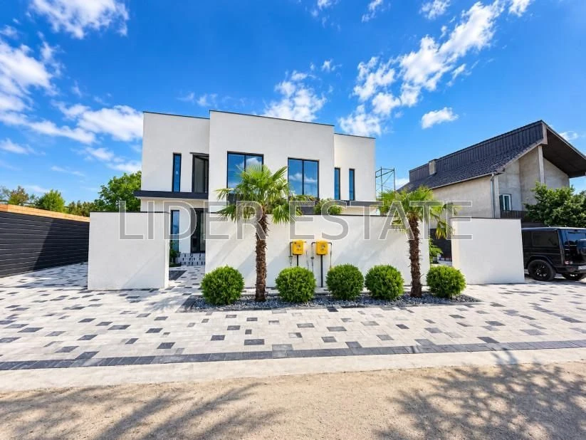 Продаж дуплекса 4 кімн., 140 м², 4.50 сот. | Ужгород
