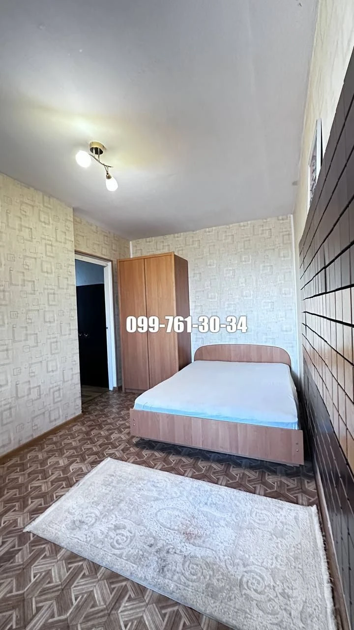 For sale 2 rooms apartment in the area of the Шевchenko plant, Bažana Street