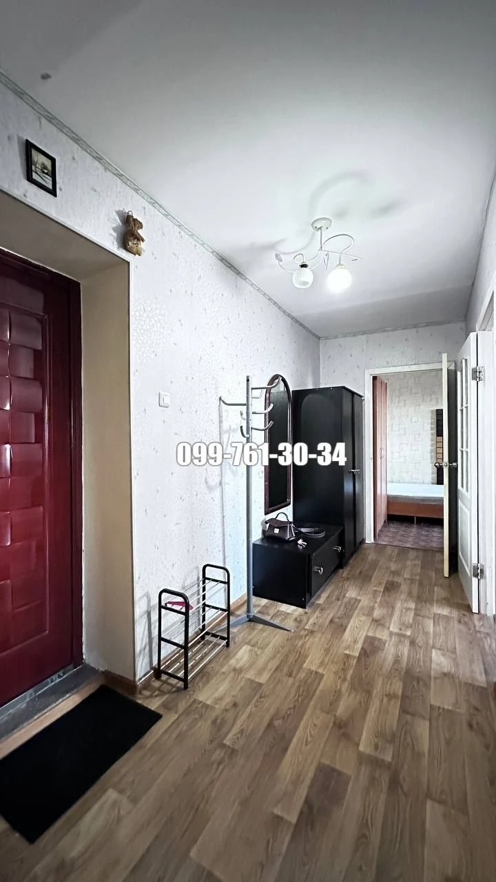 For sale 2 rooms apartment in the area of the Шевchenko plant, Bažana Street