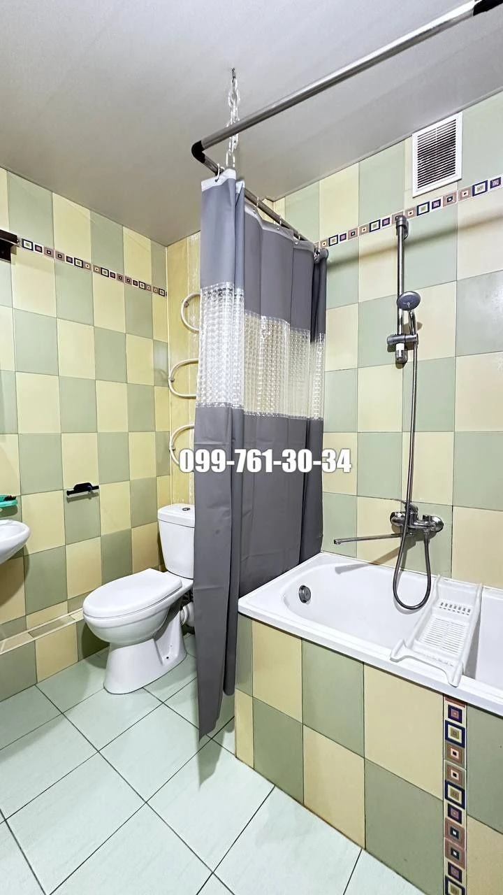 For sale 2 rooms apartment in the area of the Шевchenko plant, Bažana Street