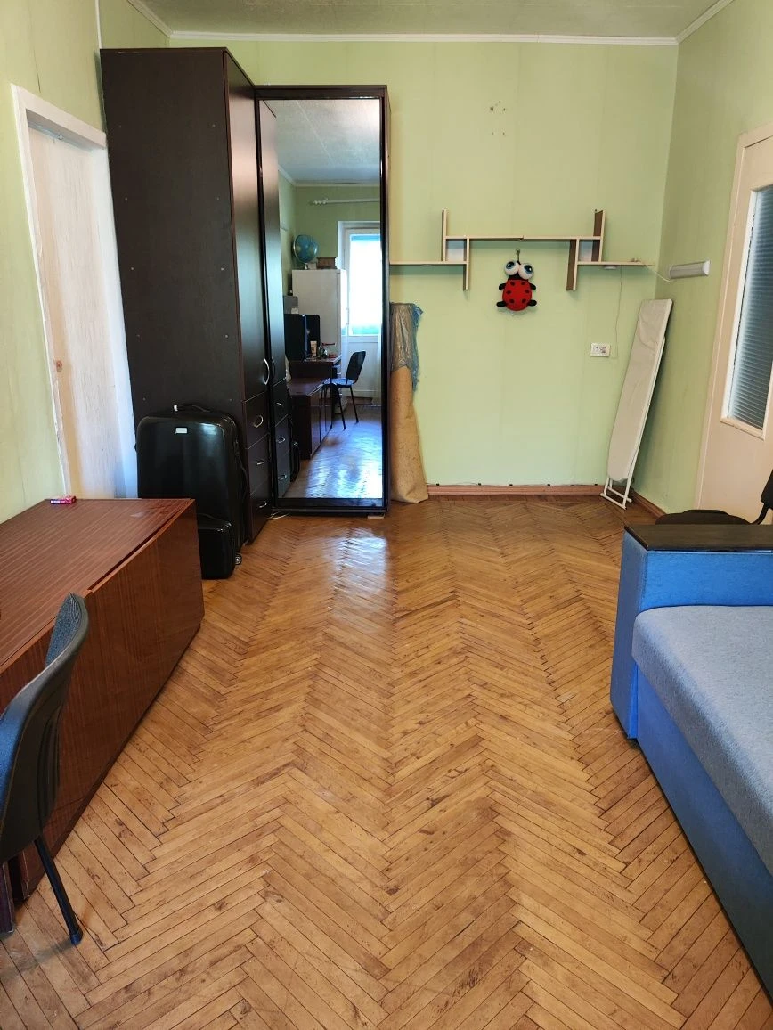 Продам 2 кімн. кв. ХТЗ проспект Александровський, 77 поверх 5/5 (навпроти 25 лікарня).