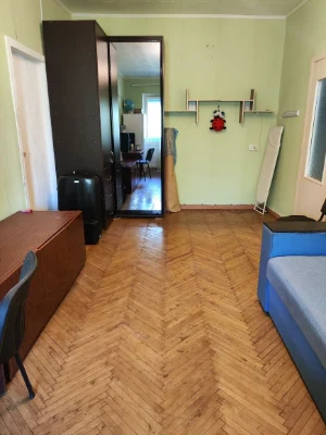 Продам 2 кімн. кв. ХТЗ проспект Александровський, 77 поверх 5/5 (навпроти 25 лікарня).