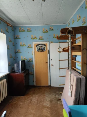 Продам 2 кімн. кв. ХТЗ проспект Александровський, 77 поверх 5/5 (навпроти 25 лікарня).