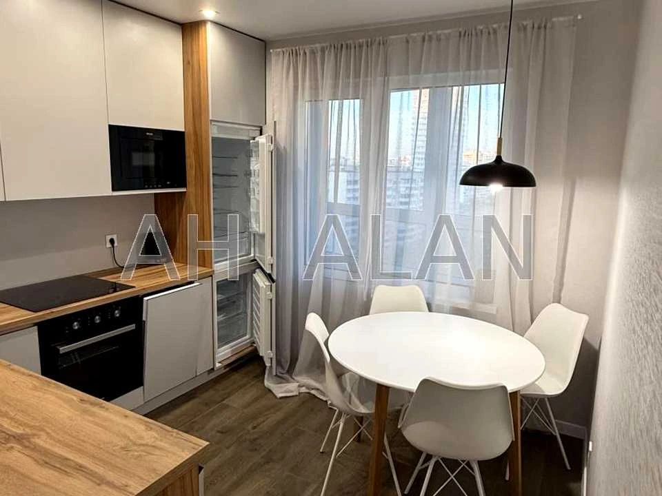 Apartment. Boris Hmyri St., Kyiv