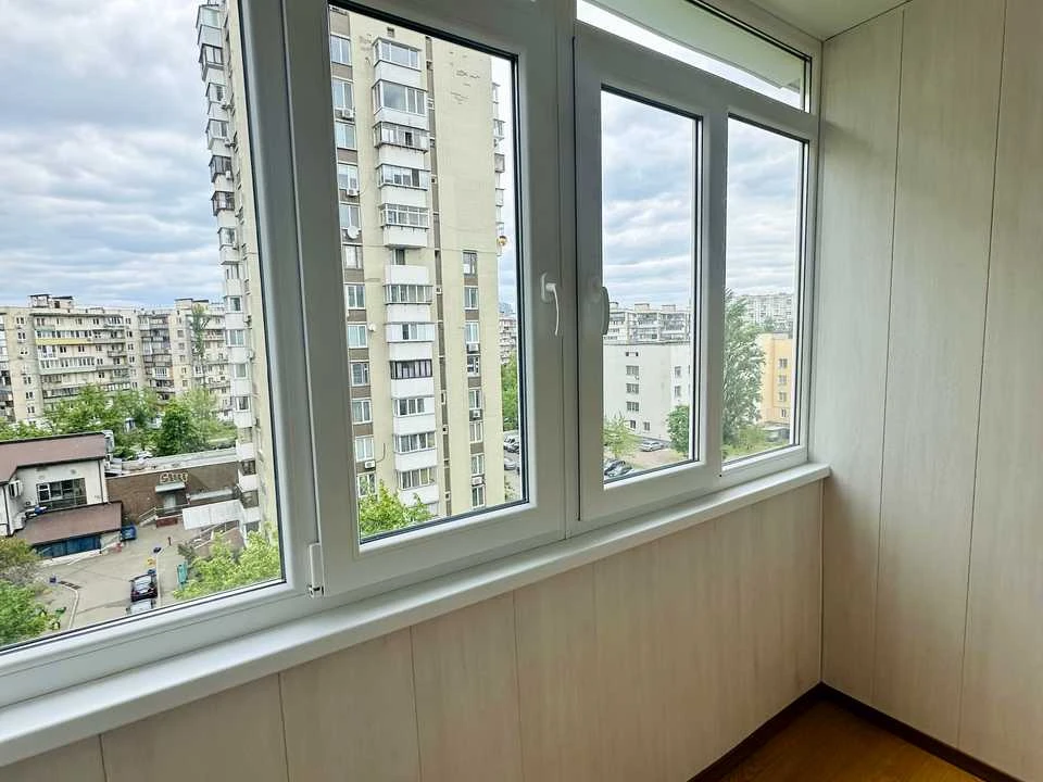 Apartment. Kyiv, Pavlo Tychyna Avenue