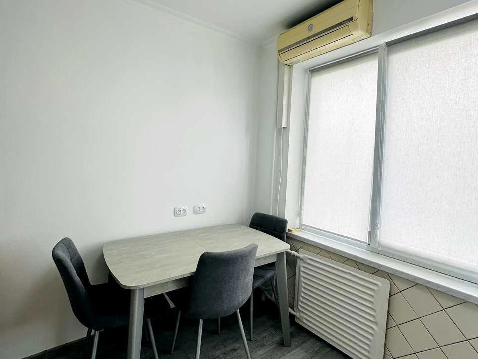 Apartment. Kyiv, Pavlo Tychyna Avenue