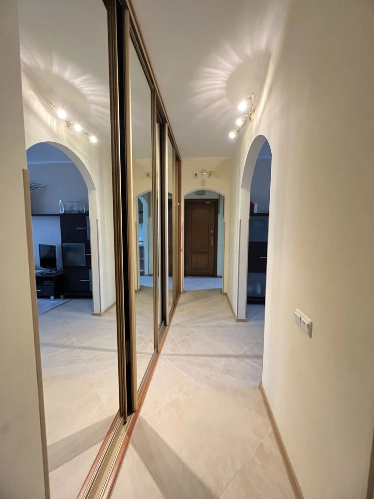 3-room apartment, Trostyanetska