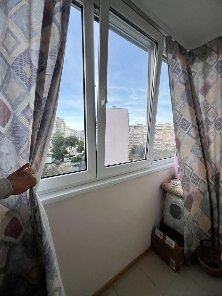 3-room apartment, Trostyanetska
