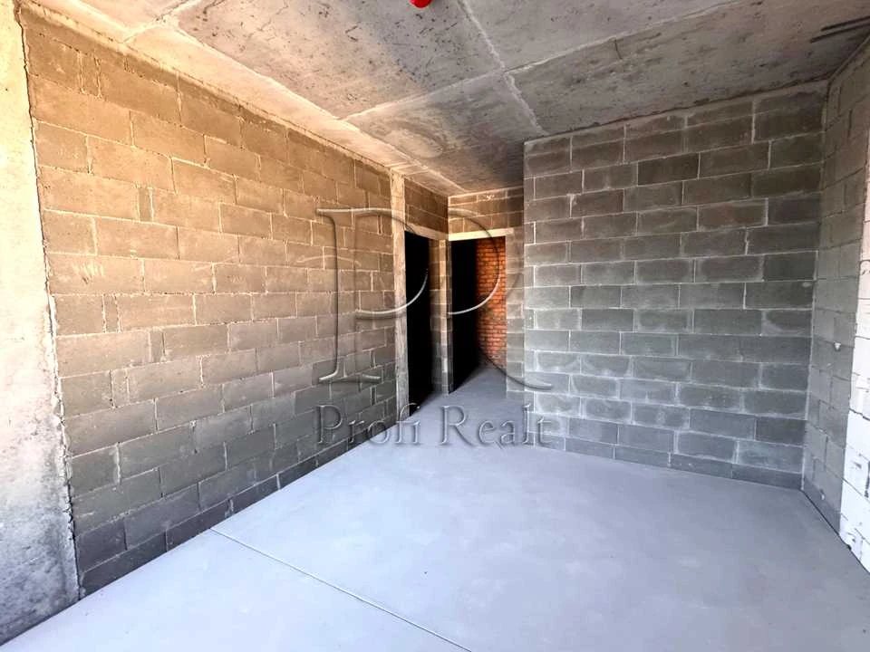 3-room apartment. Kyiv, Salutna St.
