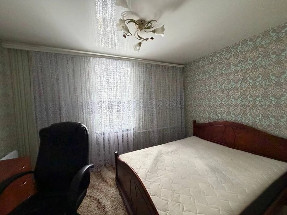 Простора 3к в цеглі з ремонтом, мінімальне оформлення 42316