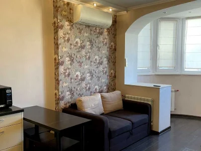 One-room apartment. Street: Petra Kalnischevs'kyi.