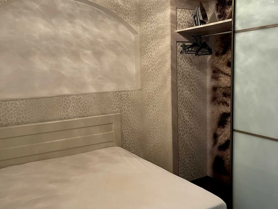 One-room apartment. Street: Petra Kalnischevs'kyi.