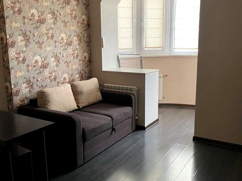 One-room apartment. Street: Petra Kalnischevs'kyi.
