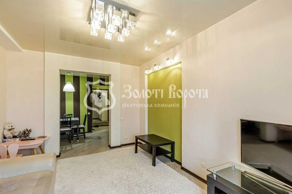 Apartment, 3 rooms. Renovation. European Union, 19a, Mostytskyi m.
