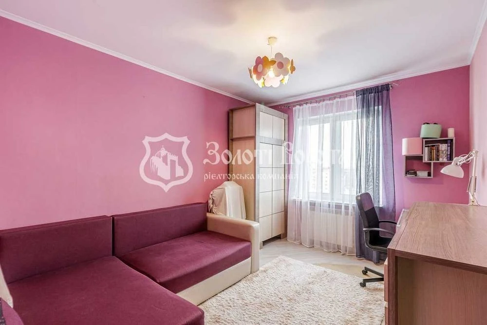 Apartment, 3 rooms. Renovation. European Union, 19a, Mostytskyi m.