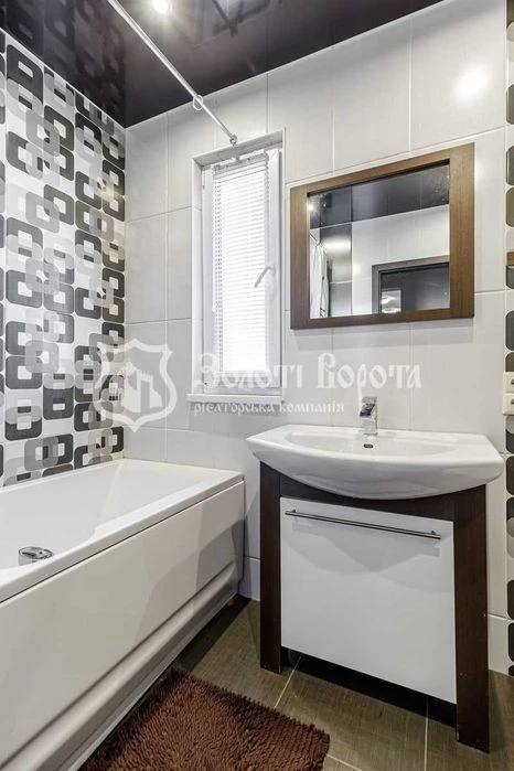 Apartment, 3 rooms. Renovation. European Union, 19a, Mostytskyi m.