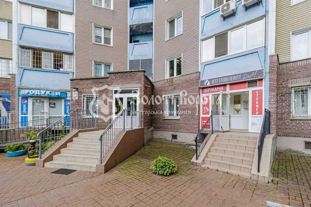 Apartment, 3 rooms. Renovation. European Union, 19a, Mostytskyi m.