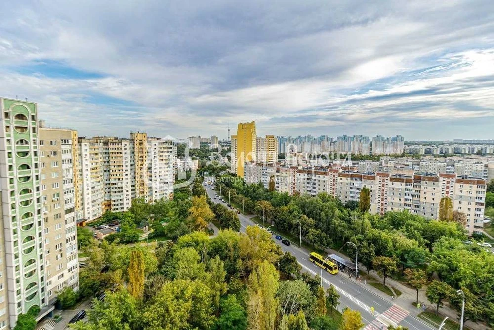Apartment, 3 rooms. Renovation. European Union, 19a, Mostytskyi m.